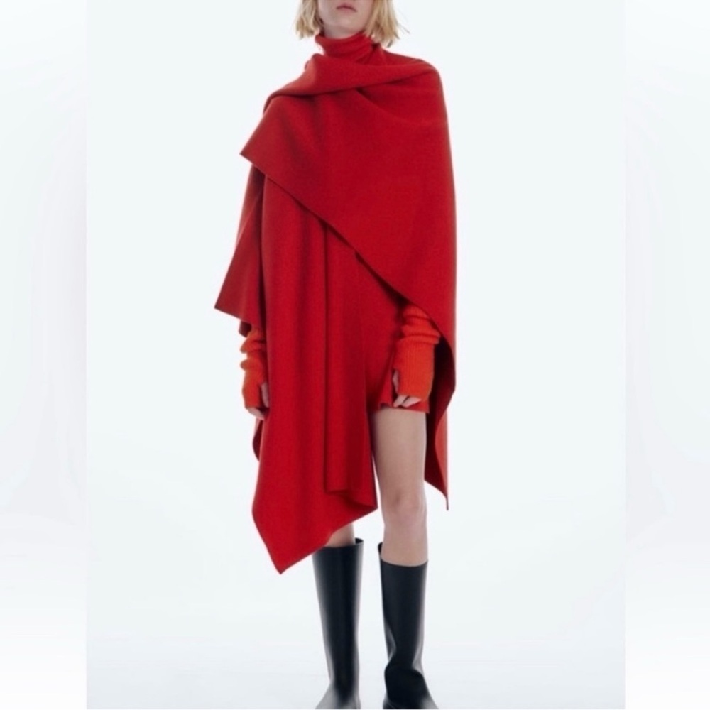 Zara Asymmetric Knit Cape SZ M/L - oversized blogger favorite warm wrap cape